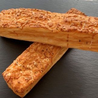 Házias sajttal szórt rúd